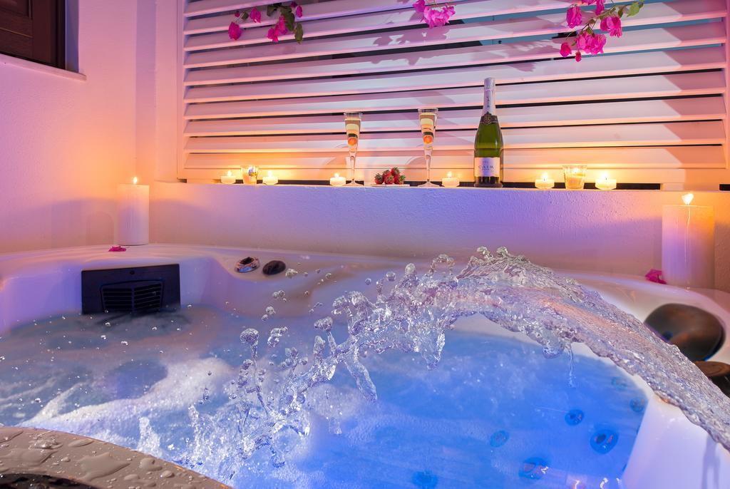 Deluxe Two-Bedroom Villa Outdoor Hot Tub
