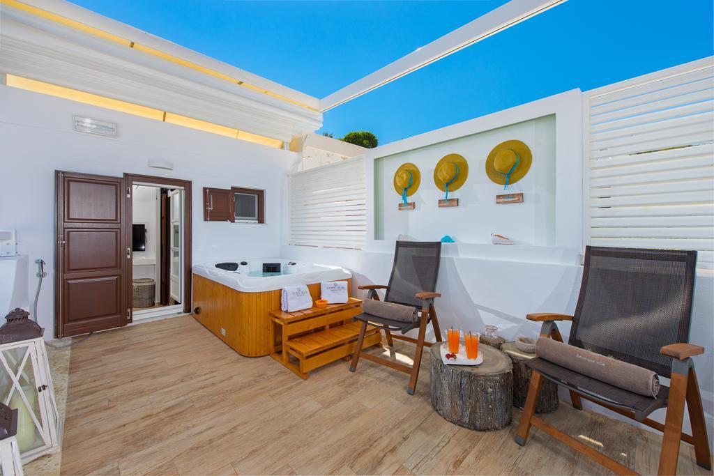 Deluxe Two-Bedroom Villa Outdoor Hot Tub