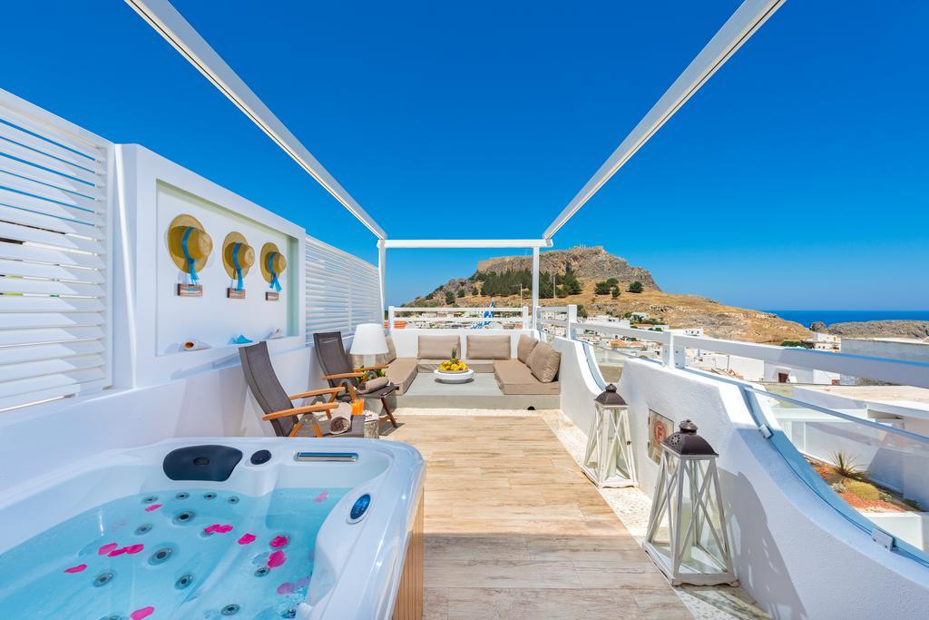Deluxe Two-Bedroom Villa Outdoor Hot Tub