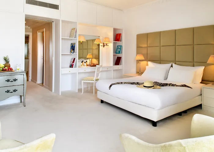 Rhodes City Hotels With Jacuzzi in Room