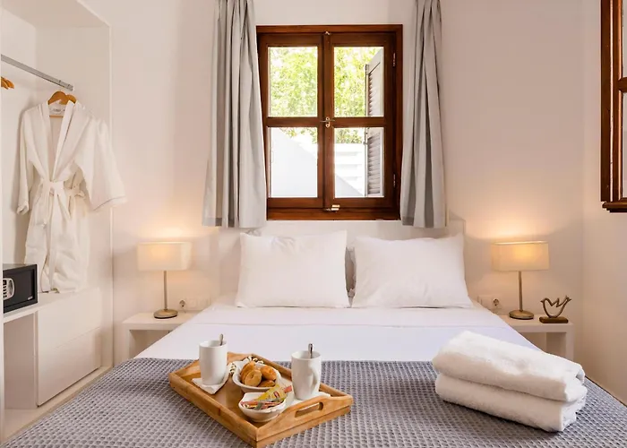 Traditional Lindian Suites Líndos