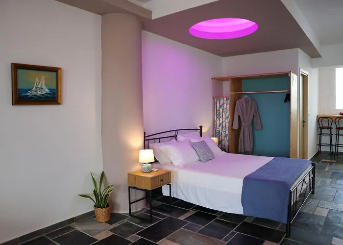 Seascape Apartment With Private Balcony In Faliraki che accetta animali