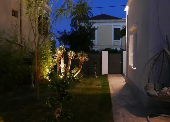 30Villa Rd Rhodes City
