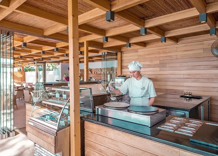 Hotel vicino a Baia di Anthony Quinn